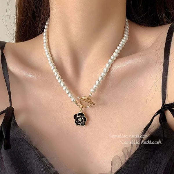 Elegant Korean Camellia Pendant Necklace – Light Luxury Pearl Design for Girls