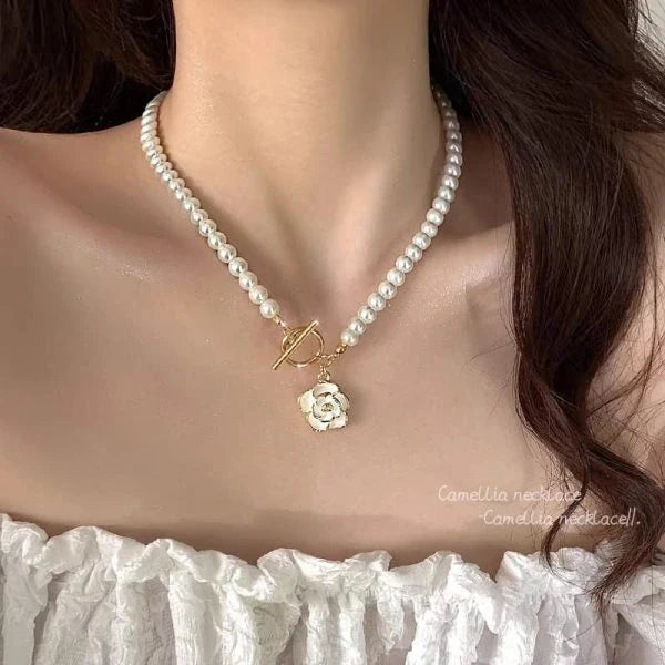 Elegant Korean Camellia Pendant Necklace – Light Luxury Pearl Design for Girls